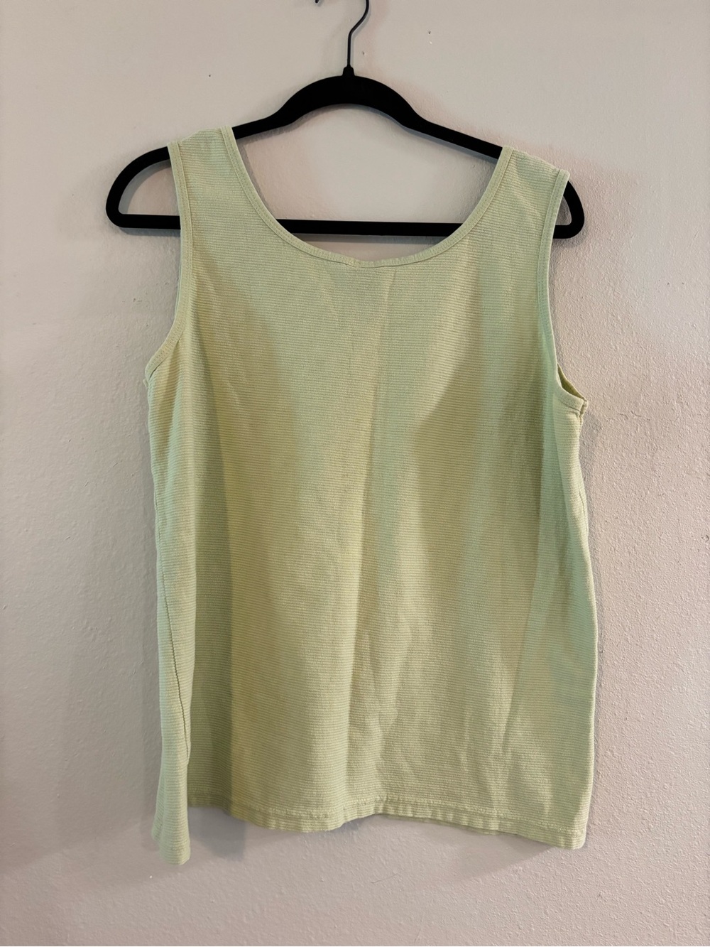 Vintage Columbia Women’s Light Green Sleeveless Tank Top - Picture 3 of 4
